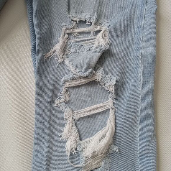 No Boundaries Juniors Light Wash Distressed Straight Leg Denim Jeans Size 19 - Picture 12 of 12